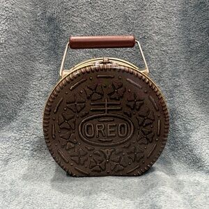 Oreo Cookie Shaped Lunchbox